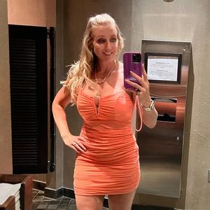 Selfie Leslie orange ruched dress